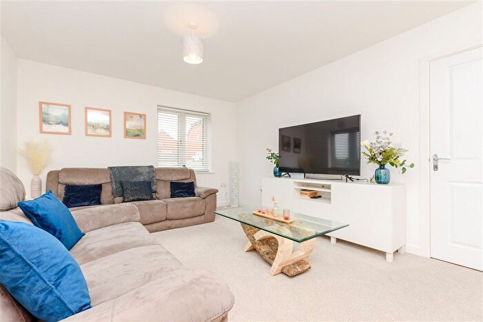 1 Bedroom Flat For Sale In Cornfield Drive, Gravesend, Kent, DA11