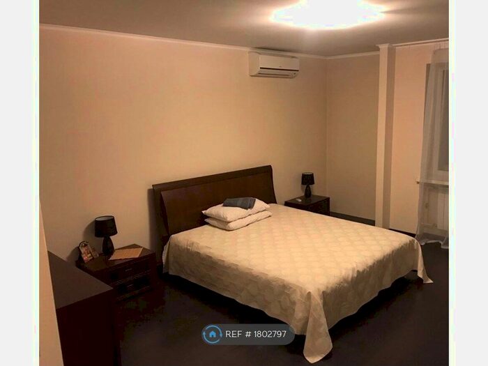 Studio To Rent In Lord Palmerston Court, London, SW6