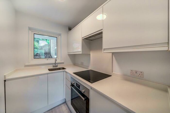Apartment To Rent In Quarry Street, Guildford, GU1