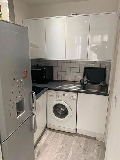 Studio To Rent In Rosedene Gardens, Ilford, IG2