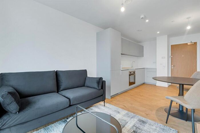 1 Bedroom Property To Rent In South Central, - Essex Street, B5