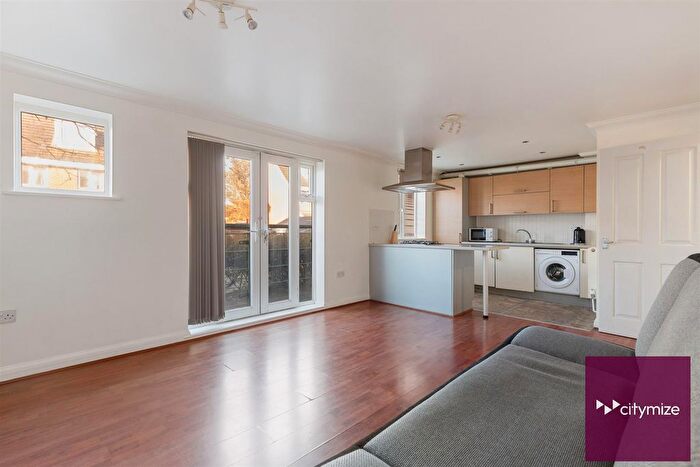 2 Bedroom Flat For Sale In Madison Court, Dagenham, RM10