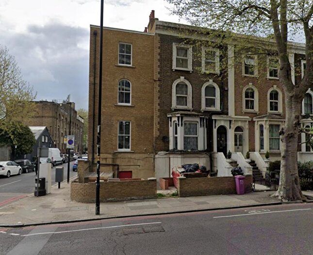 7 Bedroom End Of Terrace House To Rent In Burdett Road, Mile End, London, E14