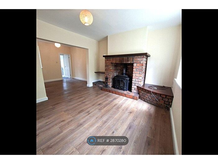 3 Bedroom Semi-Detached House To Rent In Greaves Lane, Sheffield, S35