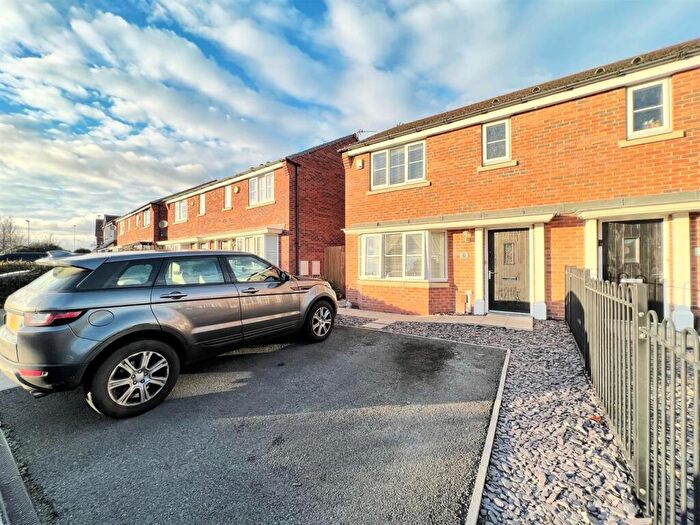 3 Bedroom Semi Detached House For Sale In Hackworth Close, Broadgreen, Liverpool, L14