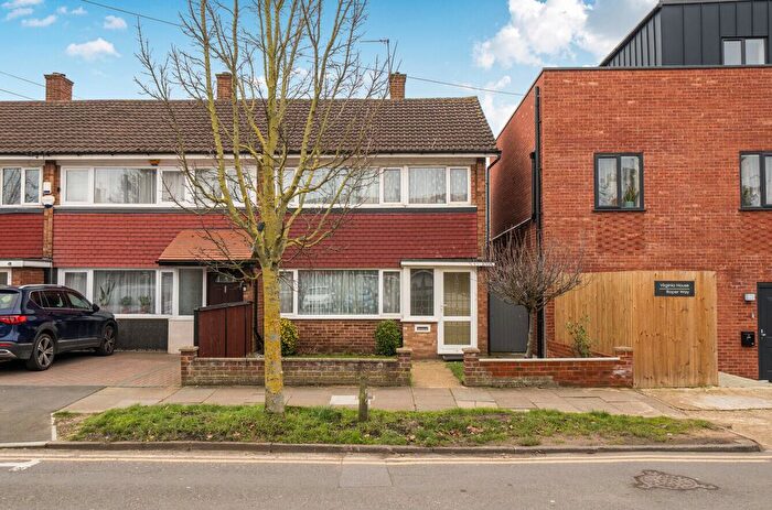 3 Bedroom End Terrace House For Sale In Roper Way, Mitcham, CR4