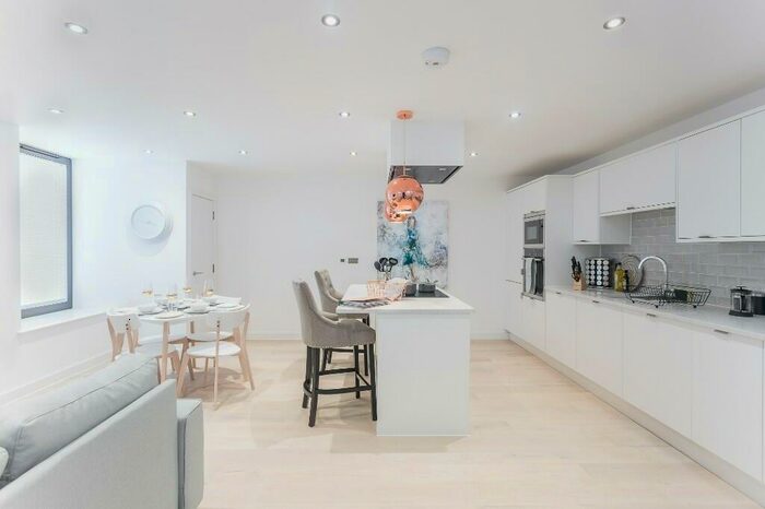 2 Bedroom House To Rent In The Old Chapel, BA2