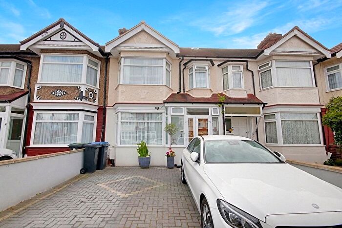 4 Bedroom Terraced House For Sale In Collinwood Avenue, Enfield, EN3