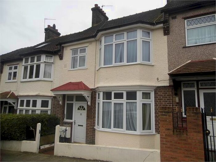 2 Bedroom Flat To Rent In Bourneville Road, Catford, London, SE6