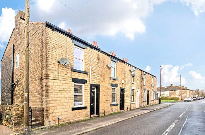2 Bedroom End Terrace House For Sale In Kershaw Street, Glossop, Derbyshire, SK13
