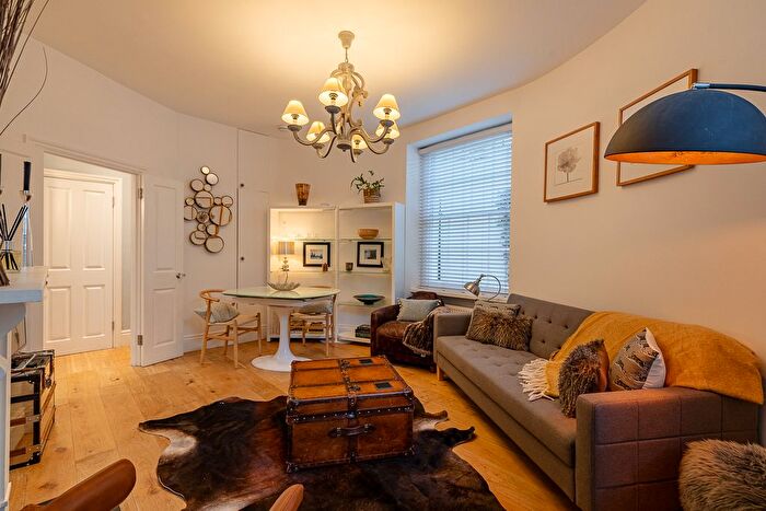 1 Bedroom Flat To Rent In St Georges Square, Westminster, London, SW1V