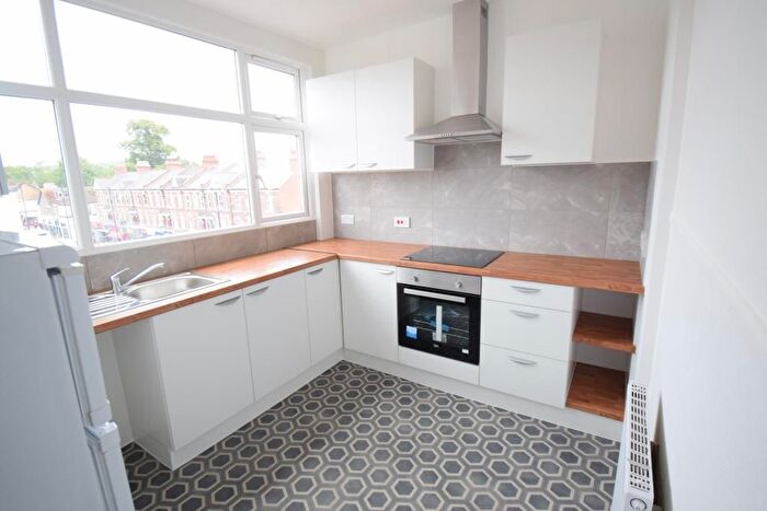 2 Bedroom Flat To Rent In Cricklewood Broadway, London, NW2