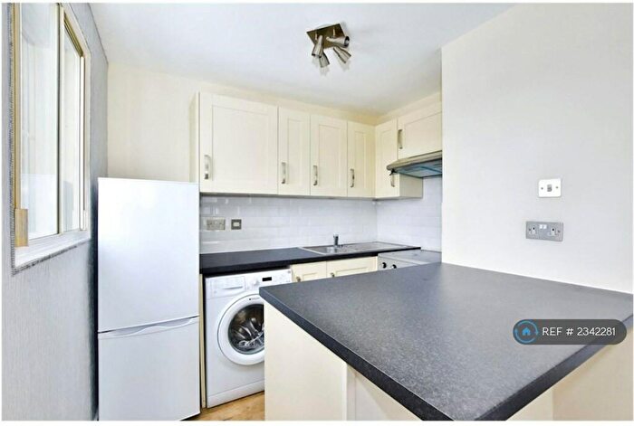 1 Bedroom Flat To Rent In Maplin Park, Slough, SL3