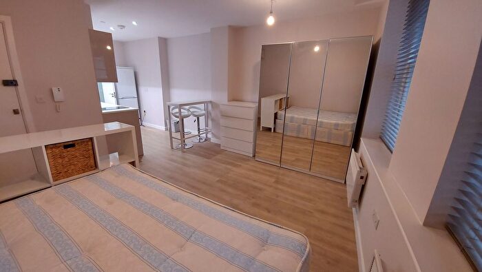 1 Bedroom Flat To Rent In Jerusalem Passage, London, EC1V