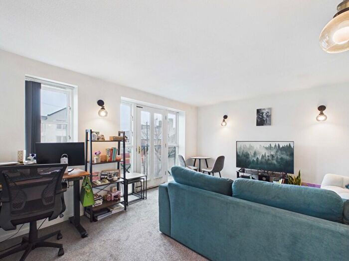 1 Bedroom Apartment For Sale In Archers Lodge, Bermondsey, SE16