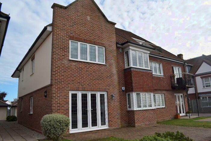 2 Bedroom Flat To Rent In Apartment Lancaster Court, CO13