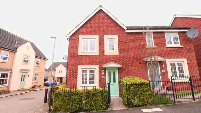 3 Bedroom Semi-Detached House To Rent In Walkinshaw Road, Swindon, SN2