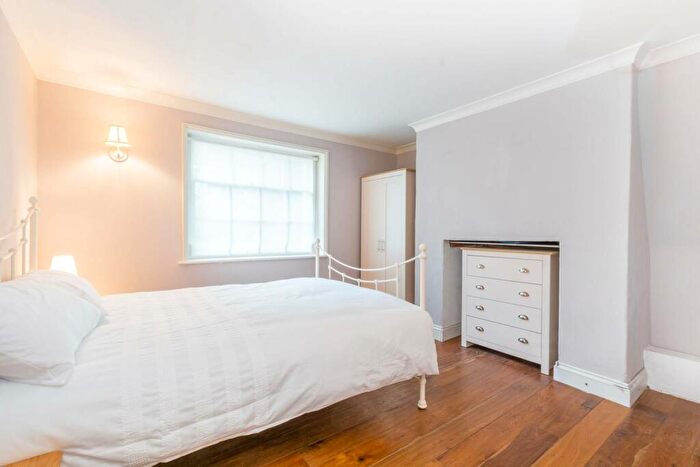 2 Bedroom Flat To Rent In Shooters Hill Road, Blackheath, London, SE3