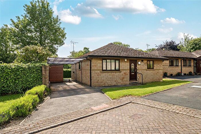 2 Bedroom Bungalow For Sale In Claremont Gardens, Farsley, Pudsey, West Yorkshire, LS28
