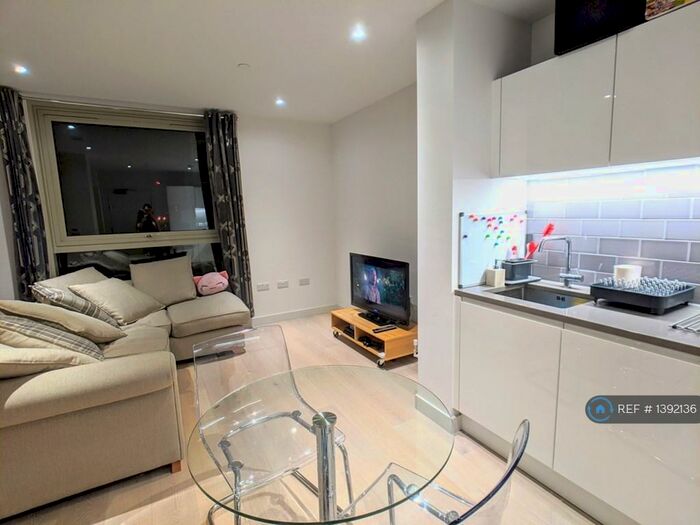 Studio To Rent In Starboard Way, London, E16