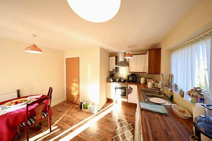 2 Bedroom Detached Bungalow For Sale In Lawson Avenue, Cottingham, HU16