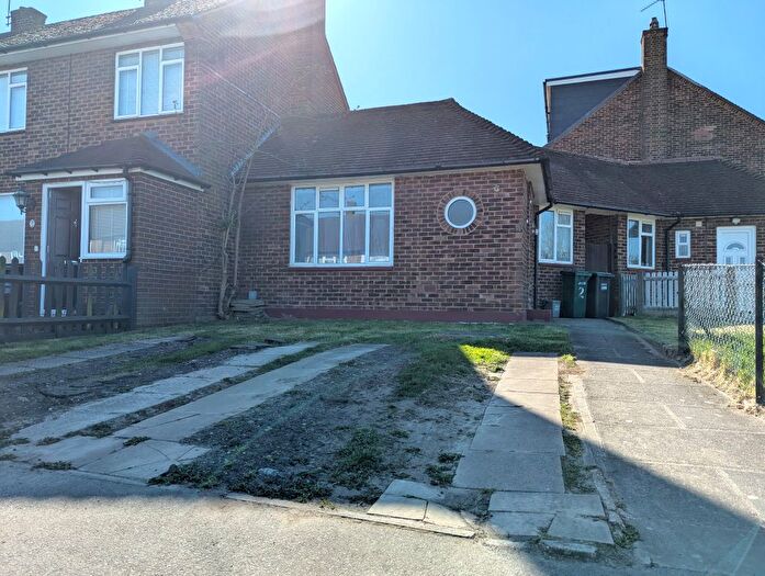 1 Bedroom Bungalow To Rent In Ralston Way, South Oxhey, WD19