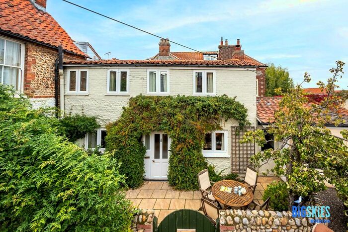 2 Bedroom Cottage For Sale In Westgate Street, Blakeney, NR25