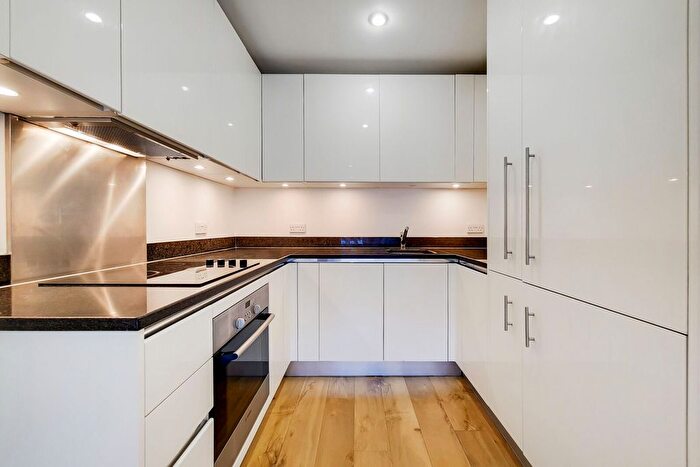 2 Bedroom Flat For Sale In Warehouse Court, Woolwich Riverside, London, SE18
