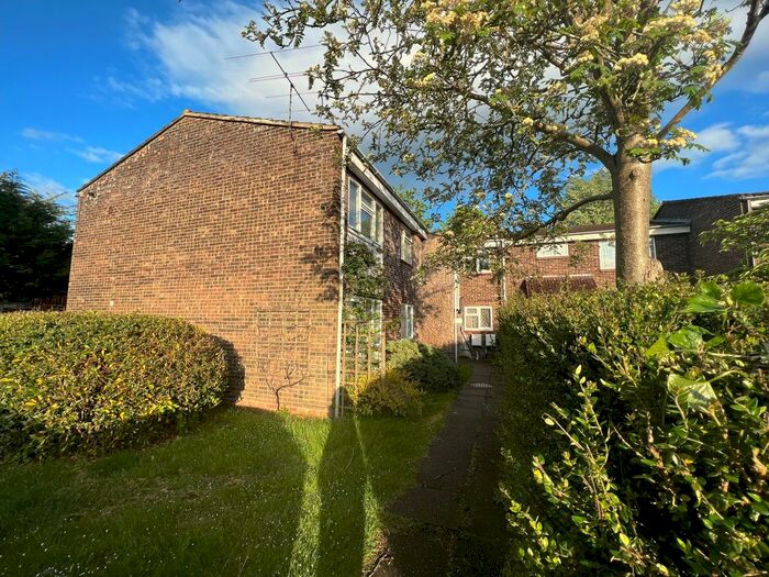 1 Bedroom Flat To Rent In Croft Close, Chipperfield, Kings Langley, WD4