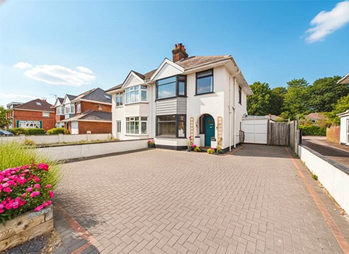 3 Bedroom Semi-Detached House For Sale In Barrack Road, Christchurch, BH23
