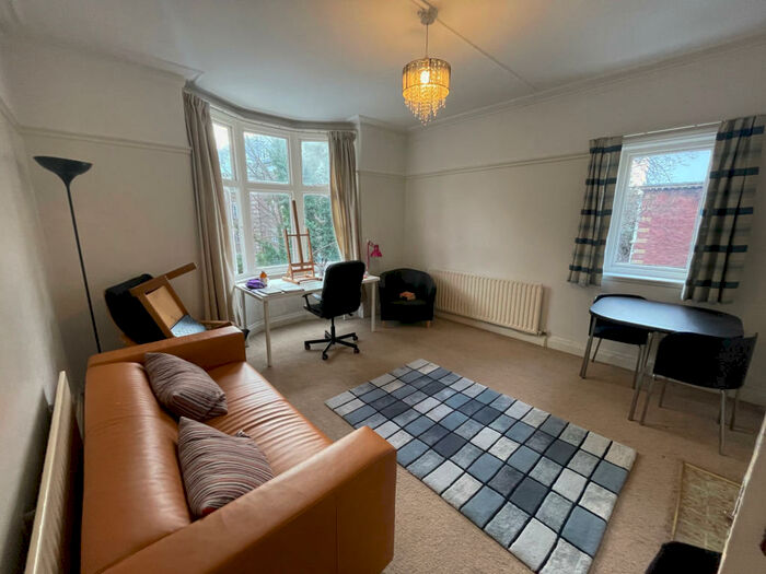 3 Bedroom Apartment To Rent In North Grange Mount, Leeds, West Yorkshire, LS6