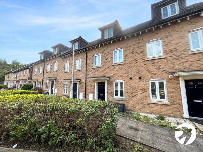 3 Bedroom House To Rent In Horace Road, Rochester, Kent, ME2