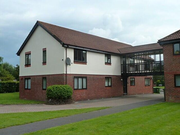 2 Bedroom Flat To Rent In Sandringham Road, Petersfield, GU32