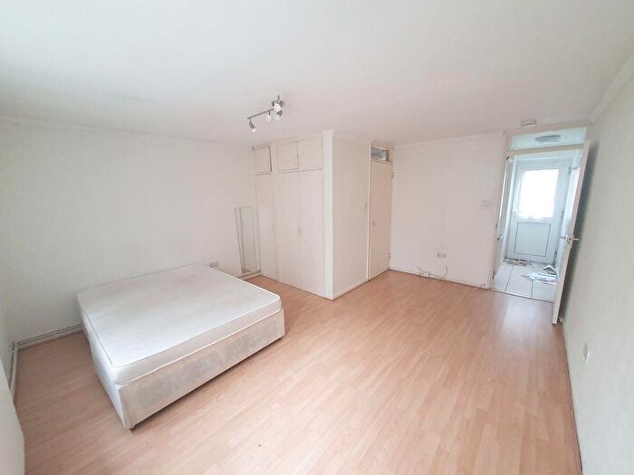 Studio To Rent In Pelham Road, Ilford, IG1