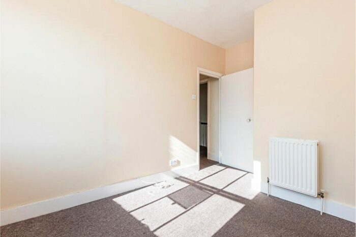 1 Bedroom Flat To Rent In Guildford Road, BN1