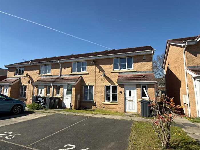 3 Bedroom End Of Terrace House For Sale In Blackmoor Close, Darlington, DL1