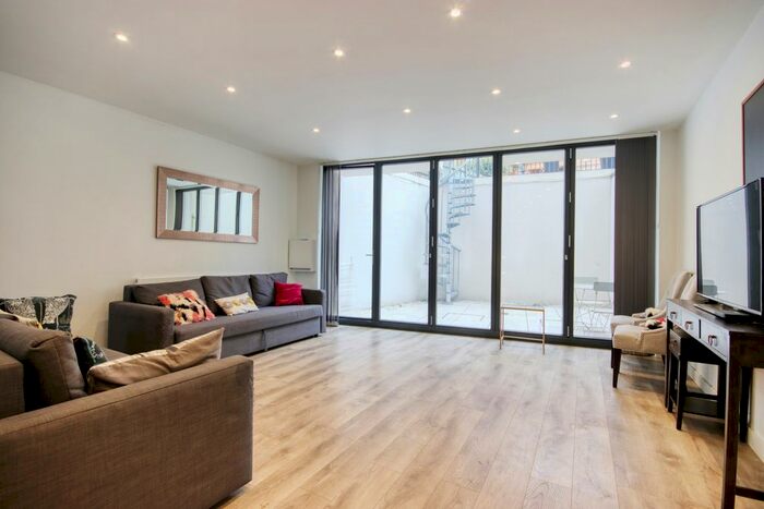 2 Bedroom Flat To Rent In Grange Road, London, SE1