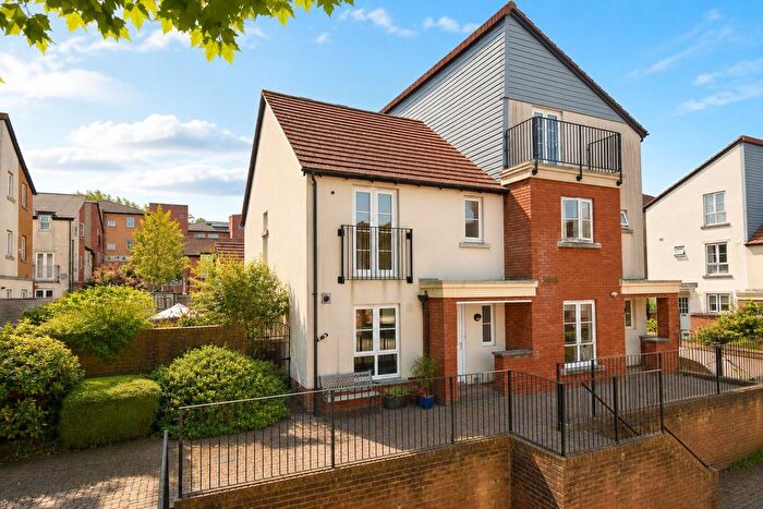 3 Bedroom Semi Detached House For Sale In Bartholomews Square, Horfield, Bristol, BS7