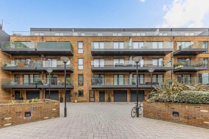 1 Bedroom Flat To Rent In Swan Street, Isleworth, TW7