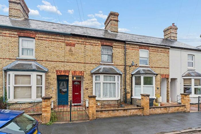3 Bedroom Terraced House For Sale In Avenue Road, St Neots, PE19