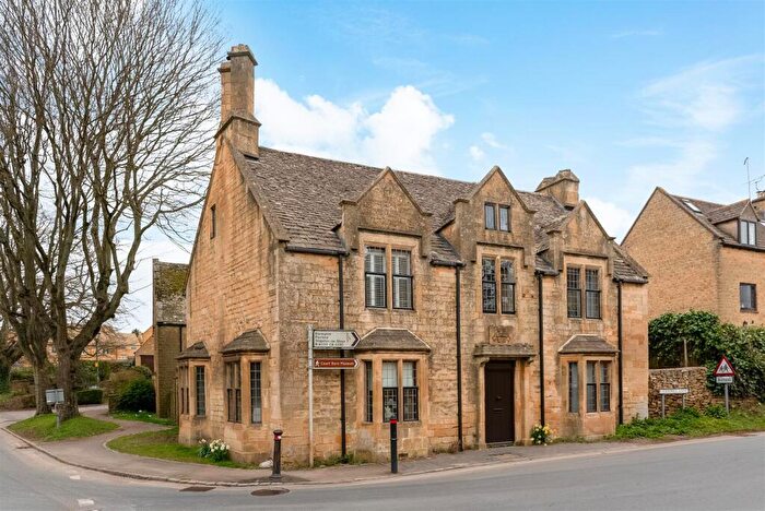 2 Bedroom Apartment For Sale In Weighbridge Court, Chipping Campden, GL55