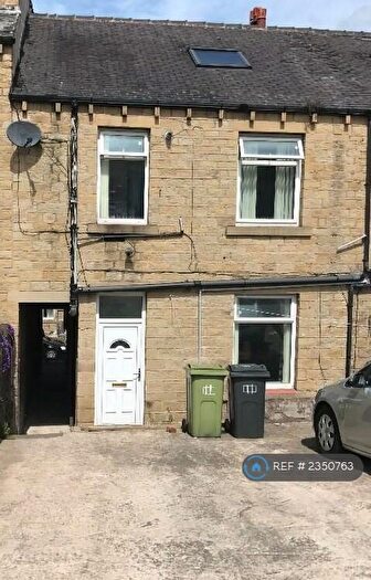 3 Bedroom End Of Terrace House To Rent In Thorne Road, Huddersfield, HD1