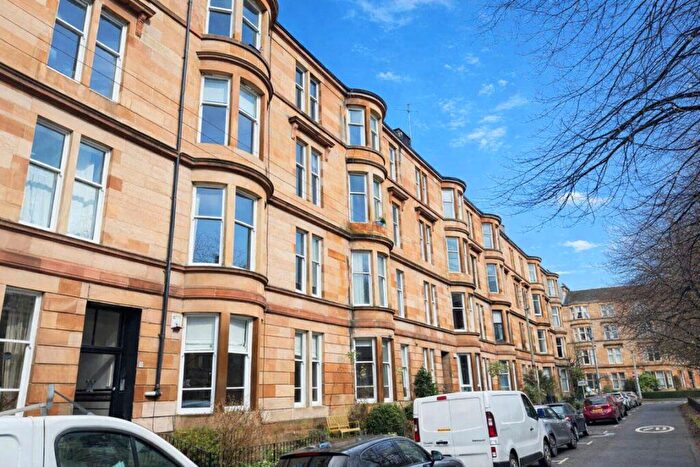 2 Bedroom Flat To Rent In Spacious Ground Floor U/F Bed @ Woodlands Dr, G4