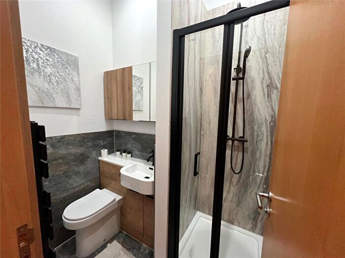 3 Bedroom Flat To Rent In Tower Building, Water Street, Liverpool, Merseyside, L3