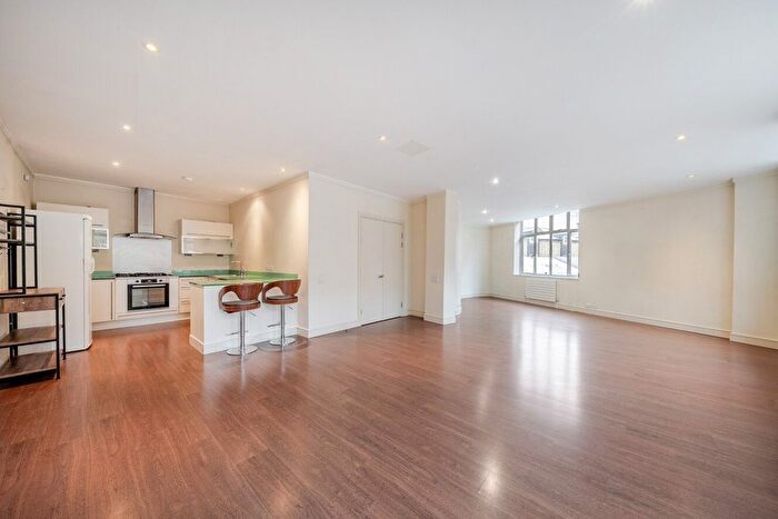 3 Bedroom Flat For Sale In Upper Richmond Road, London, SW15