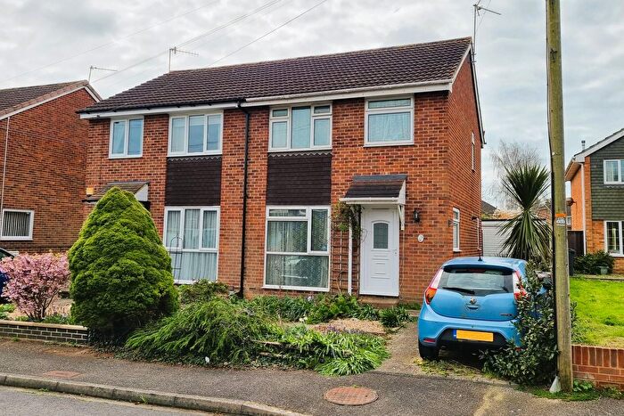 3 Bedroom Semi Detached House For Sale In Bedhampton, Hampshire, PO9