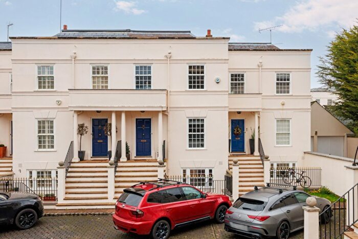 4 Bedroom Property To Rent In Seaton Close, Putney Vale, SW15