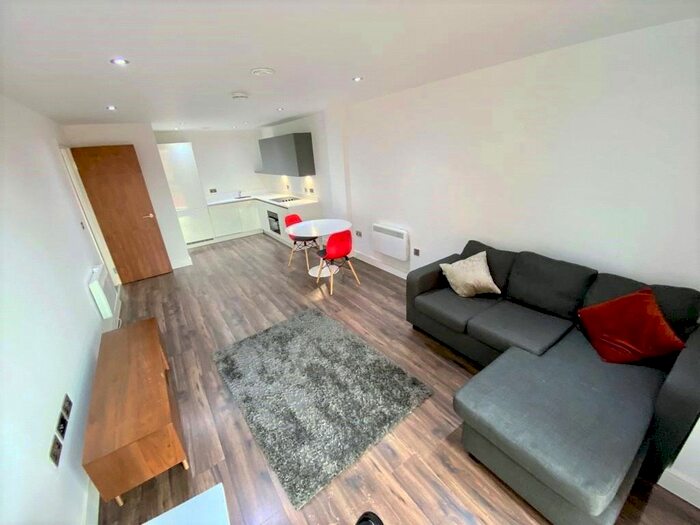 1 Bedroom Flat To Rent In The Quadrant, Sand Pits, Birmingham, B1