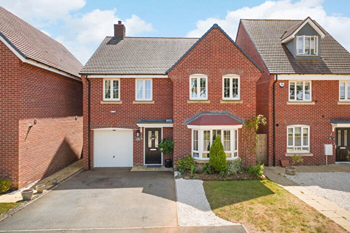 4 Bedroom Detached House For Sale In Blacksmith Way, Woodford Halse, Northamptonshire, NN11