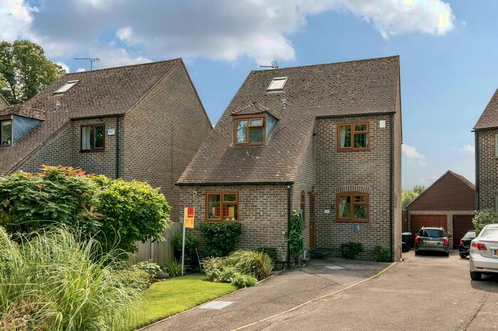 4 Bedroom Detached House To Rent In Newland Mill, Witney, OX28